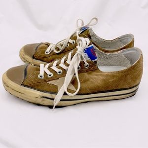 Golden Goose VSTAR2 in Olive/Tan Suede. Size 42.